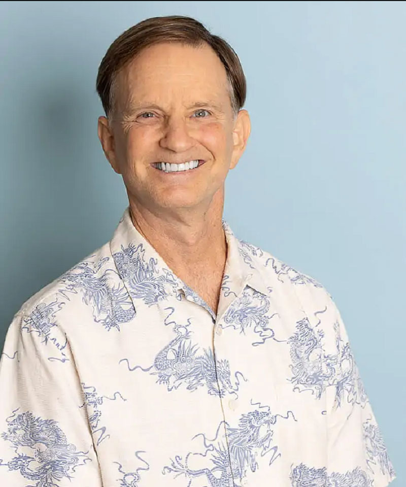 Chân dung Dr. Robert Peterson