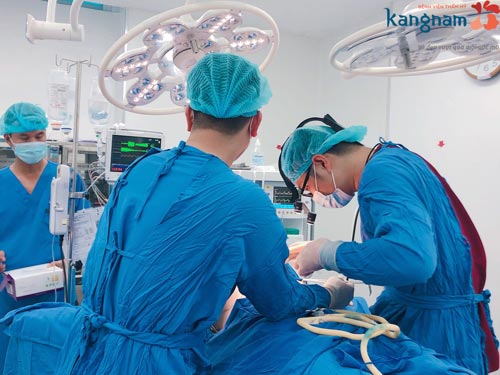Phẫu thuật sẹo lồi tại Kangnam được diễn ra trong quy trình khép kín, đảm bảo vô trùng và an toàn sức khỏe cho khách hàng