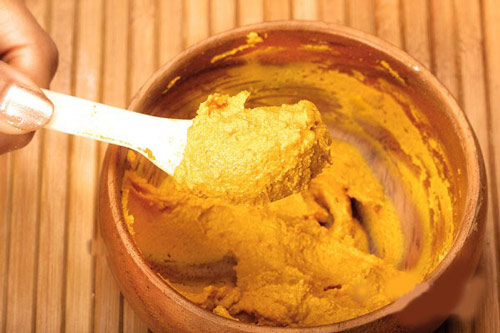 mặt nạ nghệ và dầu dừa