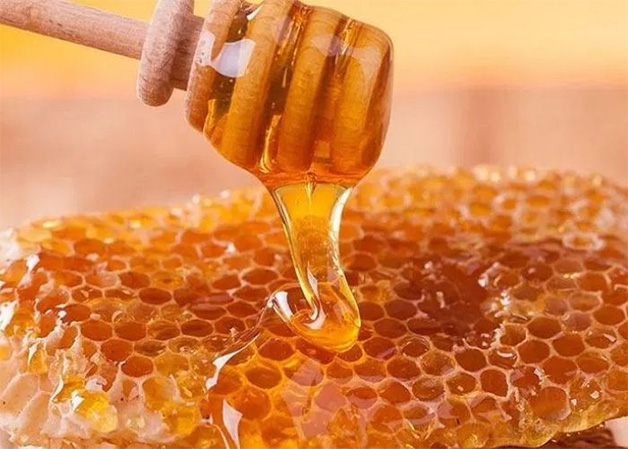 Nên lựa chọn mật ong nguyên chất để trị nám 