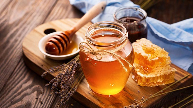 Mẹo dùng mật ong nguyên chất trị mụn 