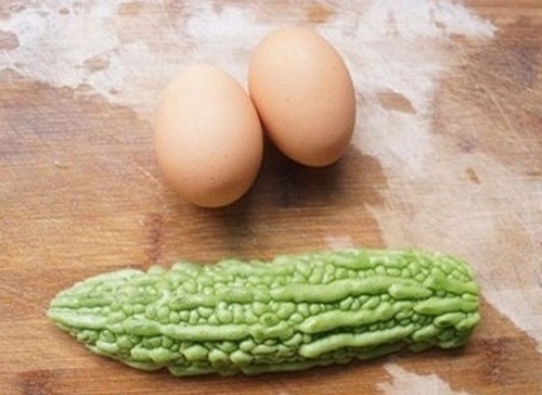 cách đắp mặt nạ mướp đắng