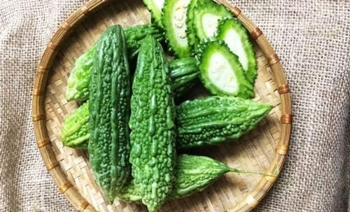 làm mặt nạ mướp đắng