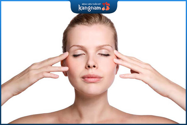 Massage mắt giúp hạn chế tình trạng mắt bị sụp mí