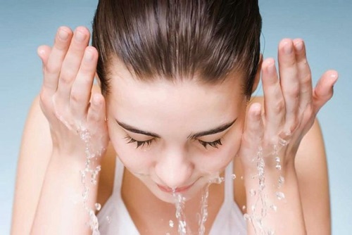 Phun tán bột lông mày kiêng nước bao lâu?