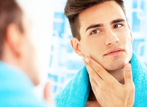 Nhổ râu có đau, ảnh hưởng gì không? Cách triệt không mọc lại