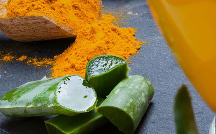 Aloe vera and turmeric will be a good mask for face skin