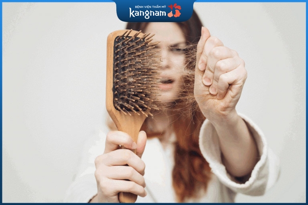 Sau căng da có thể gây gãy rụng tóc nhiều hơn