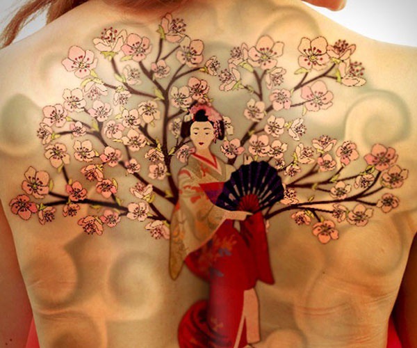 Hình xăm hoa đào Geisha