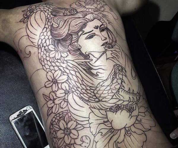 tattoo hình geisha và rắn