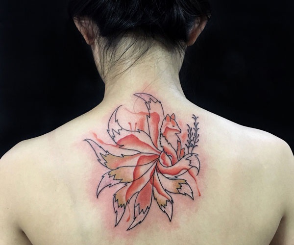tattoo hình hồ ly và hoa
