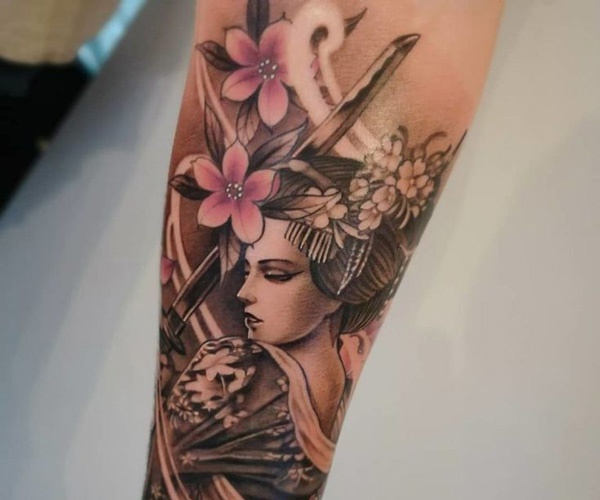 tattoo hoa đào và geisha