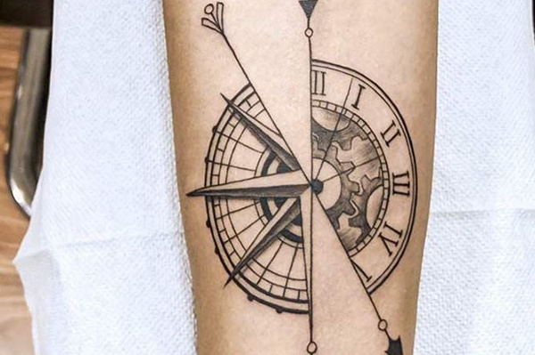 clock tattoo la bàn