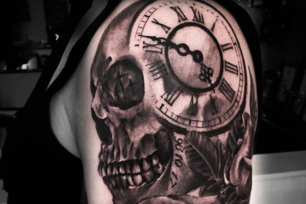 đầu lâu clock tattoo