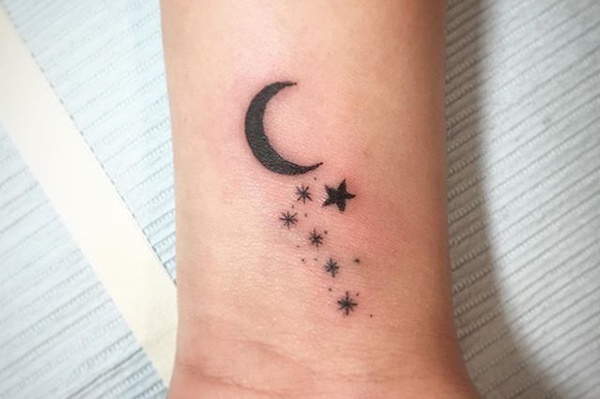 tattoo trăng sao