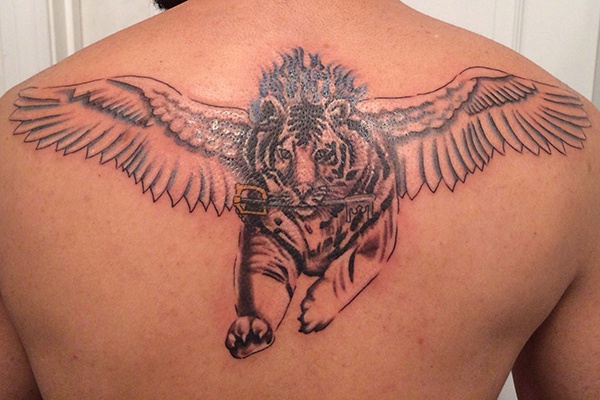 tiger tattoo đôi cánh