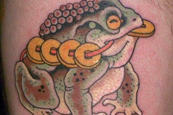 toad tattoo trên đùi độc đáo