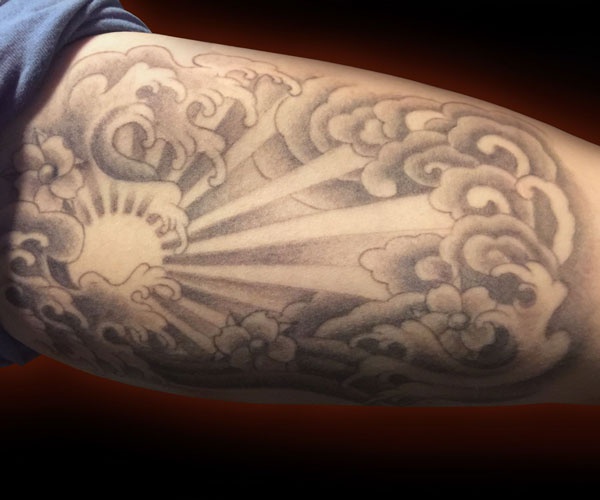 hình tattoo mây mặt trời