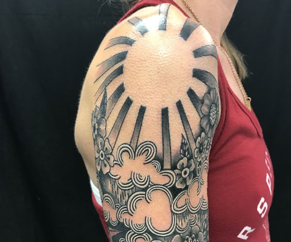 tattoo mây mặt trời độc đáo