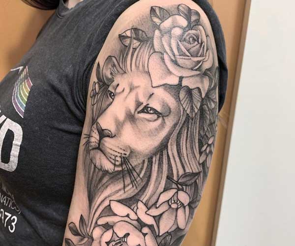 tattoo sư tử hoa hồng độc đáo