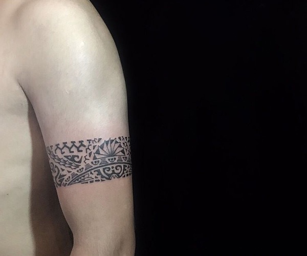 tattoo hὶnh hoa vӑꞑ vὸng tay