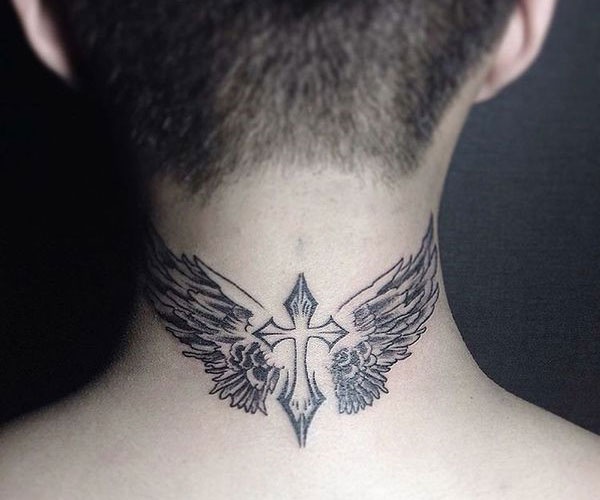 tattoo đôi cánh sau gáy độc đáo