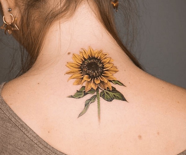 tattoo hoa hướng dương sau gáy đẹp