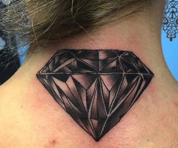 tattoo kim cương sau gáy độc đáo