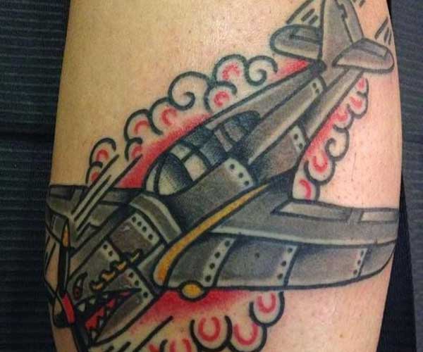 tattoo máy bay chiến đấu ý nghĩa