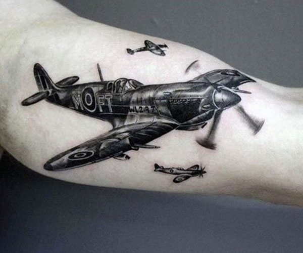 tattoo máy bay cổ điển đẹp
