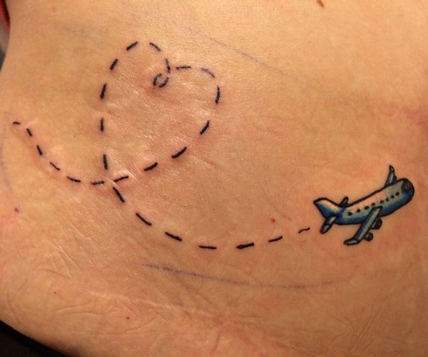 tattoo máy bay hoạt hình cute