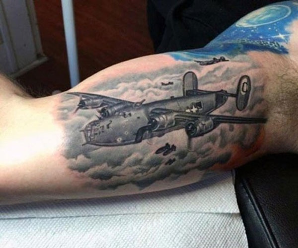 tattoo máy bay ném bom xinh