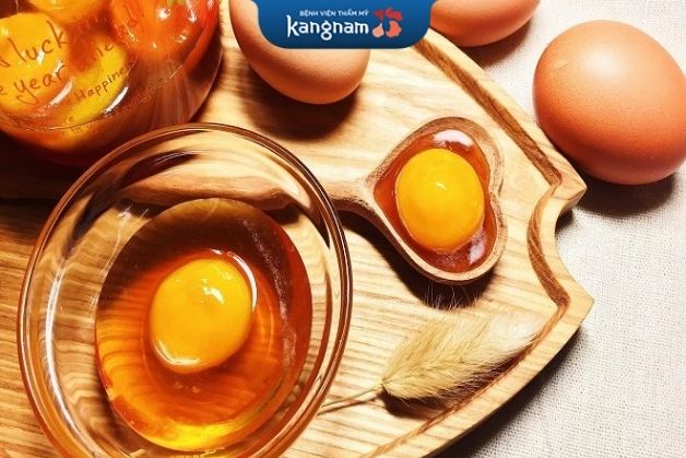 Lòng đỏ trứng chứa nhiều protein, kích thích sản sinh collagen tái tạo da
