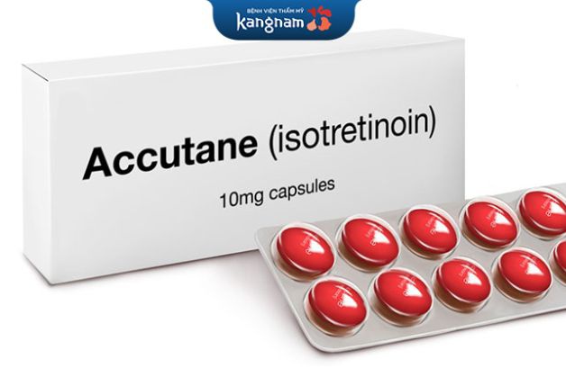 Isotretinoin là thuốc dạng uống nằm trong nhóm Retinoid mạnh