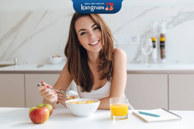 Ăn uống sinh hoạt điều độ sau cắt mí