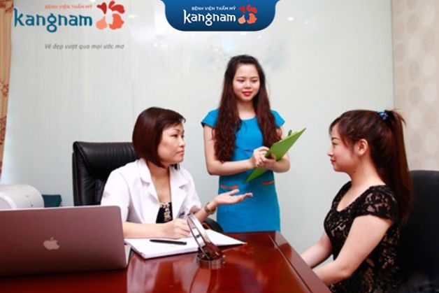 Bác sĩ và nhân viên tại Kangnam luôn hỗ trợ khách hàng tận tình, chu đáo