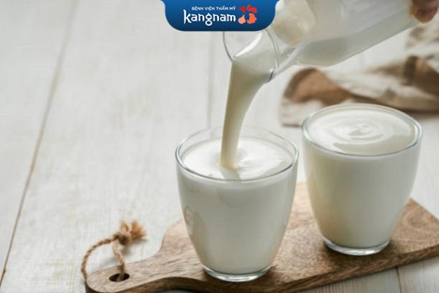 Cắt mí có được uống sữa không? Bạn nên uống sữa tươi để mí mắt hồi phục nhanh hơn