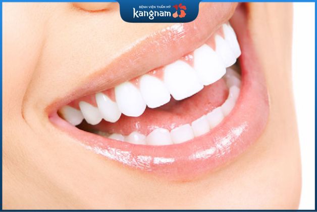 Bọc răng sứ giúp chỉnh răng hô hàm trên