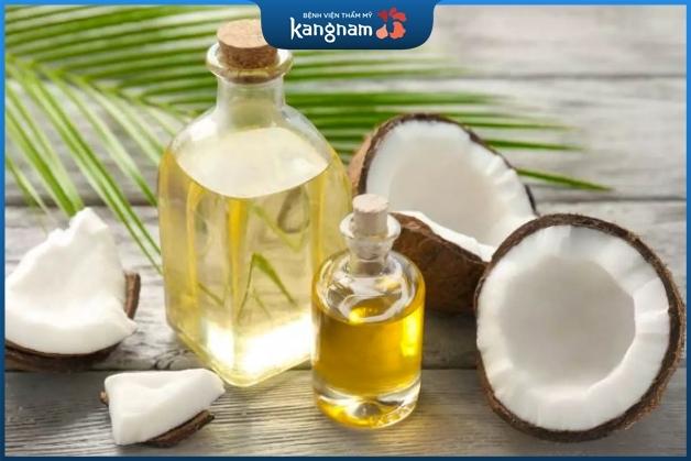 Đắp tinh dầu oliu và dừa giúp chăm sóc da, dưỡng ẩm hiệu quả