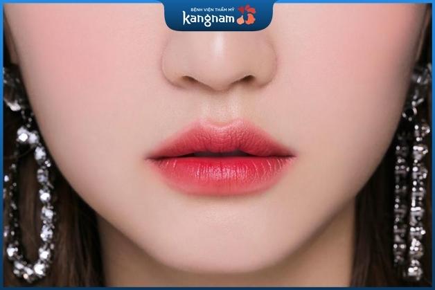 Phun môi đỏ hồng cực "trendy" giống các ngôi sao Hàn Quốc