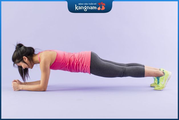 Bài tập chống đẩy, plank có thể giúp cơ ngực phát triển