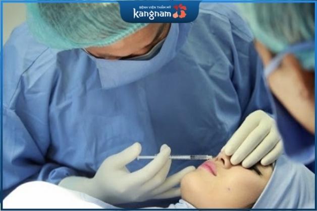 Bác sĩ Kangnam tư vấn thu gọn cánh mũi có đau không?