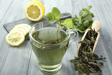 Bạn có thể kết hợp trà xanh uống và đắp mặt nạ để hiệu quả dưỡng trắng tốt hơn