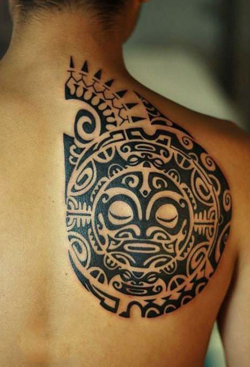 Hình xăm maori ở lưng