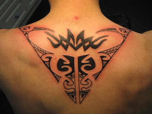 Hình xăm maori trên lưng