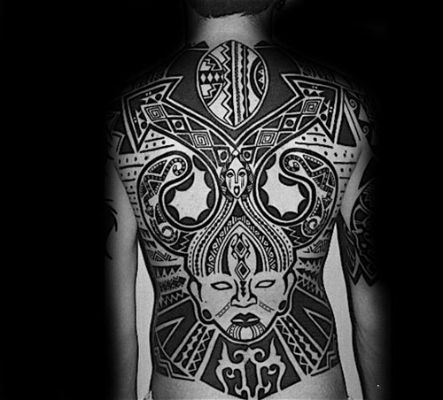 xăm hình maori kín lưng
