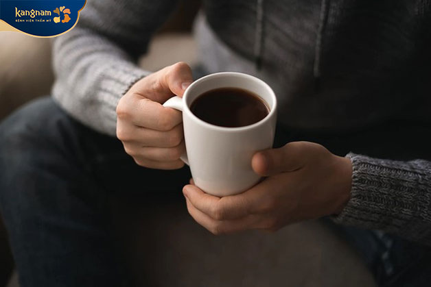 Uống nhiều cà phê là nguyên nhân khiến làn da lão hóa sớm