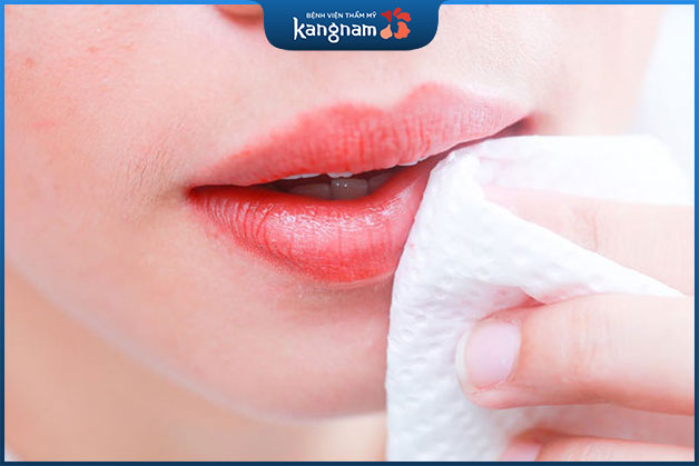Vệ sinh môi sau phun giúp giảm thiểu viêm nhiễm