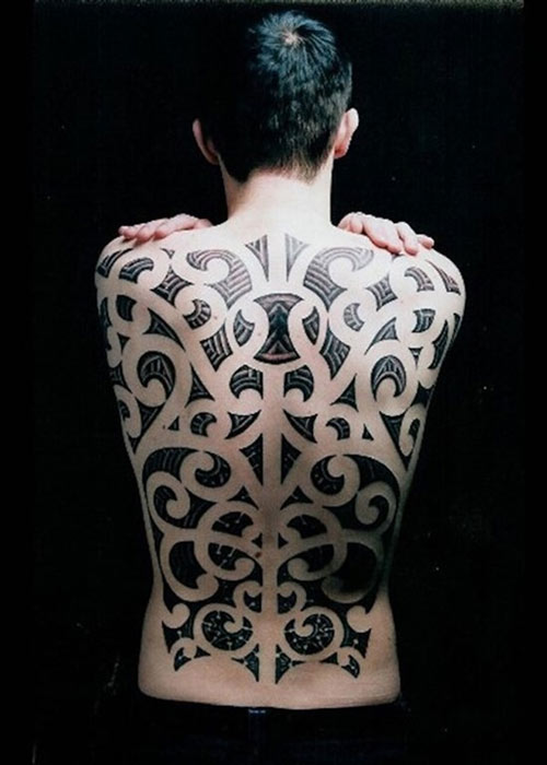xăm hình maori bít lưng