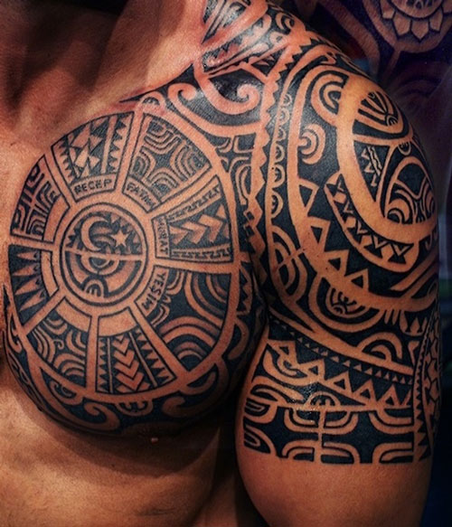 hình xăm maori lớn ở ngực 